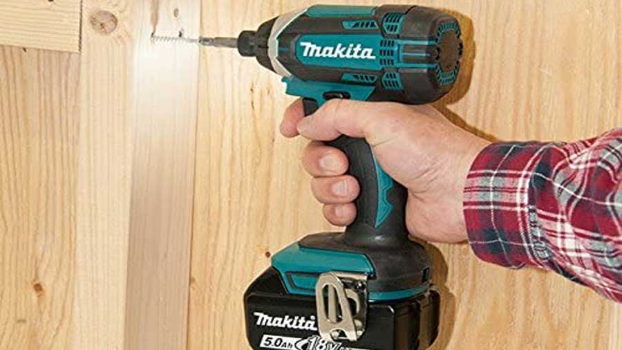 Visseuse à chocs DTD152Z Makita