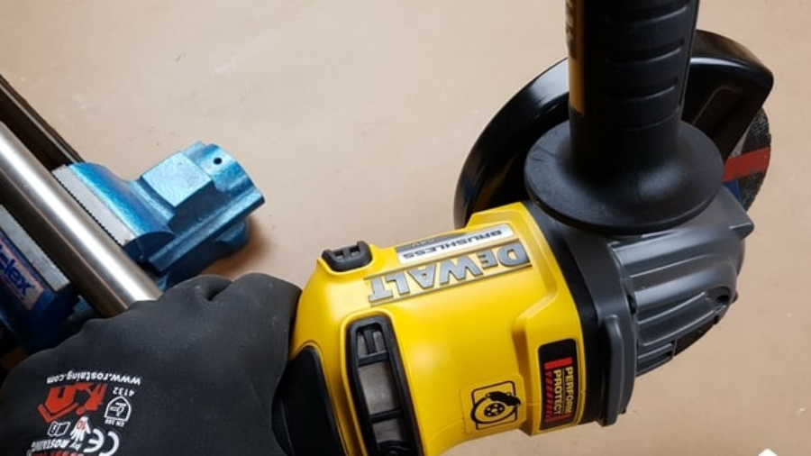 Meuleuse sans fil Dewalt DCG 414