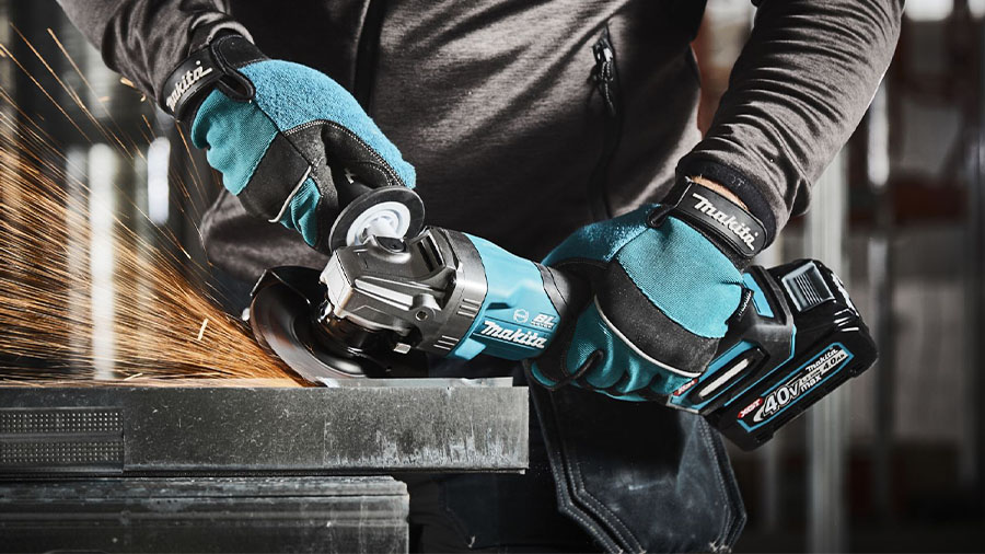 La meuleuse filaire GA029GM201 Makita