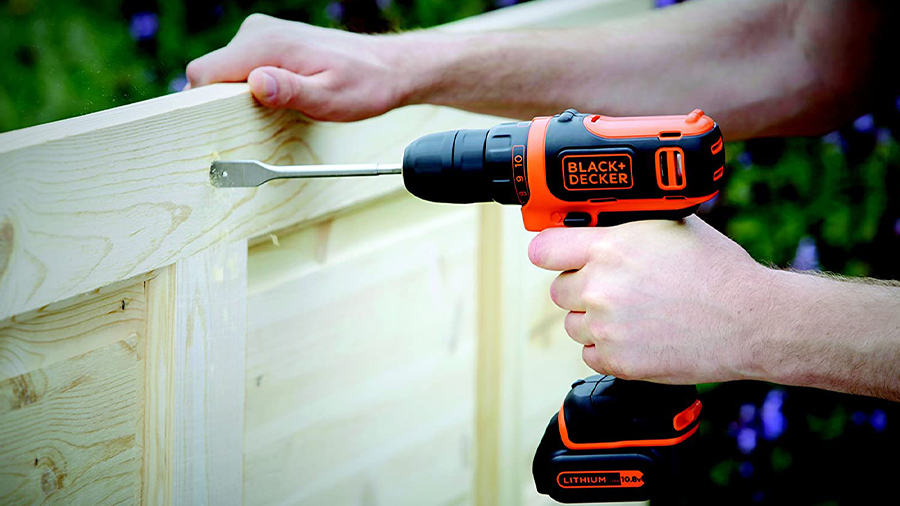 La perceuse-visseuse sans fil BDCDD12K1 Black+Decker