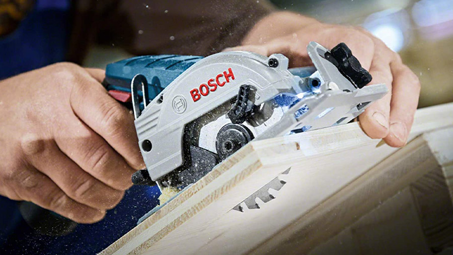 La mini scie circulaire sans fil GKS 12V-26 Bosch