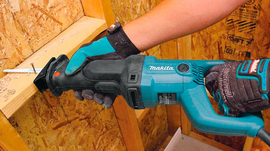 Scie sabre filaire JR3050T Makita