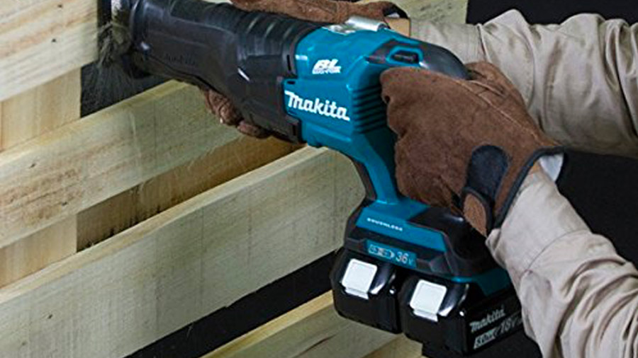 Scie sabre sans fil DJR360PT2 Makita