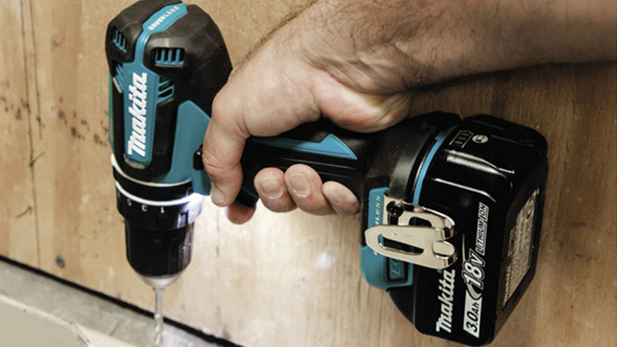 La perceuse visseuse à percussion sans fil DHP485RTJ MAKITA