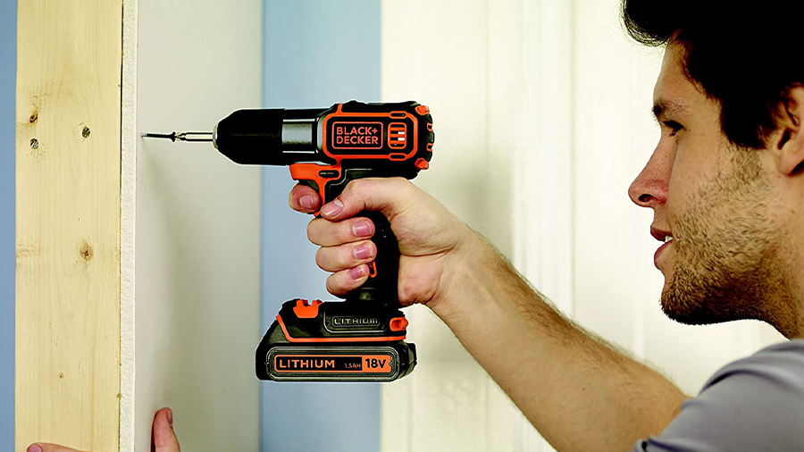 La perceuse-visseuse sans fil ASD18BSA2 Black&Decker