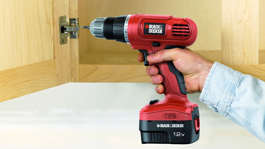 Test et avis de la perceusevisseuse sans fil EPC12CA Black+Decker Briconews