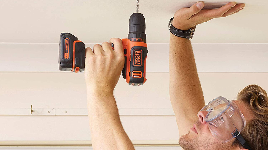 La perceuse-visseuse sans fil BDCDD121KA BLACK+DECKER