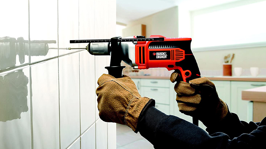 La perceuse électrique à percussion KR705S32 Black+Decker