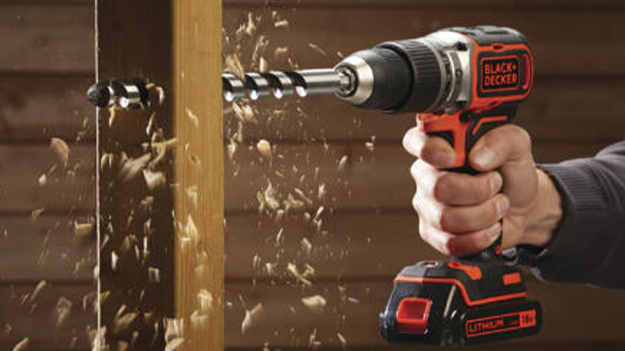 La perceuse à percussion sans fil BL188E2K Black+Decker