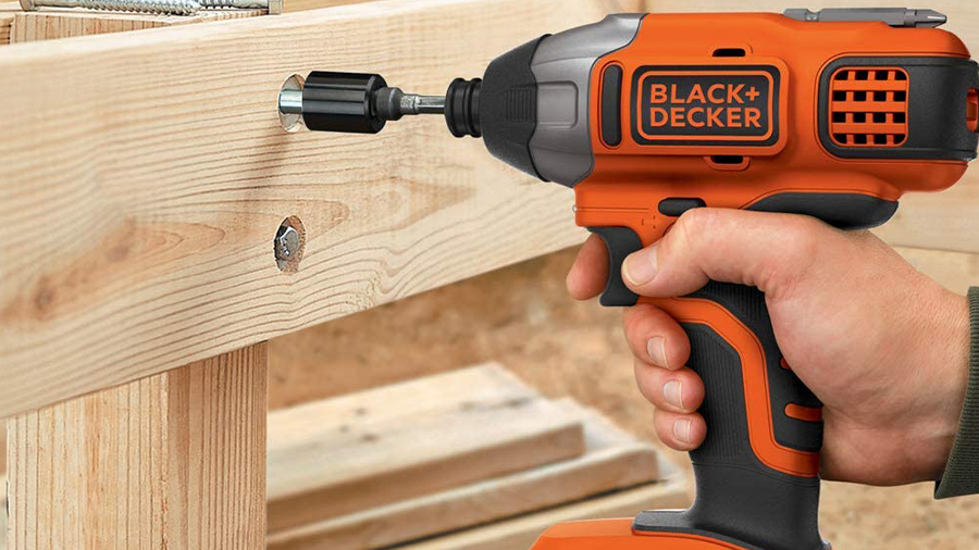 La visseuse à impact sans fil BDCIM18N Black+Decker