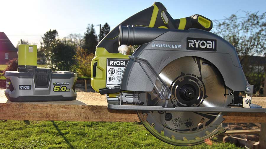 Test et avis de la scie circulaire Ryobi R18CS7-0 Brushless ONE+