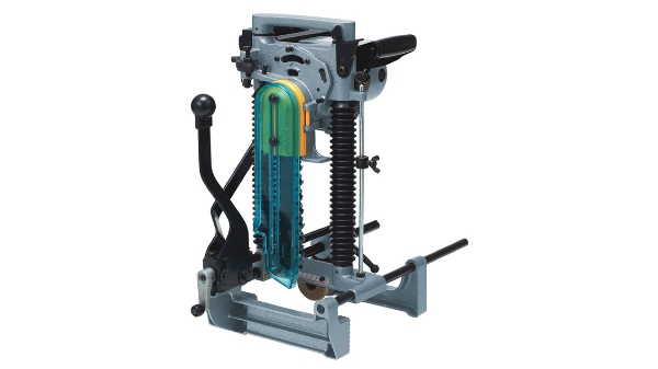 Mortaiseuse à chaînes 1140 W Makita 7104 L