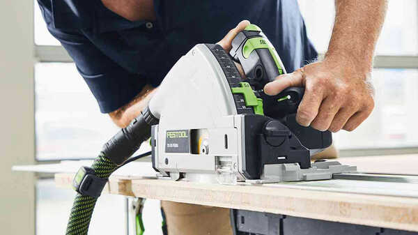 La scie plongeante TS 55 RQ-Plus Festool