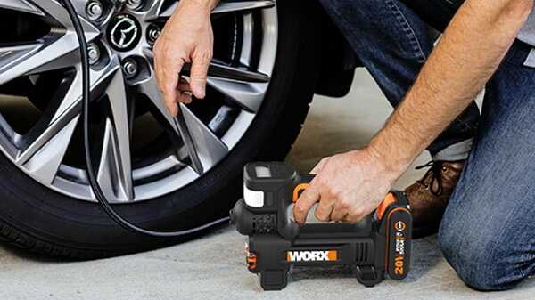 Compresseur à air et projecteur LED WX092.9 Worx