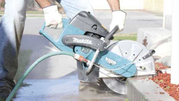 Découpeuse thermique Makita EK7301WS