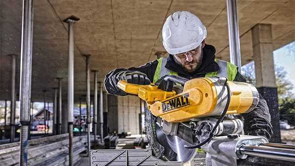 Scie à onglets radiale DEWALT XPS 1675W DWS780 