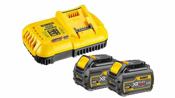 Pack chargeur DCB118T2 et Batterie Dewalt DCB546 Flexvolt Batterie li-Ion 54 V 2 Ah prix pas cher