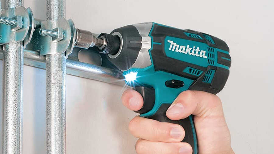 Visseuse à chocs DTD152Z Makita