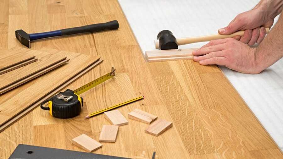 Poser un parquet massif par cher comme un spécialiste