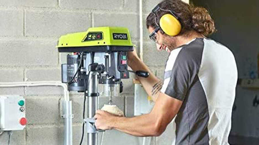 La perceuse à colonne RDP102L Ryobi