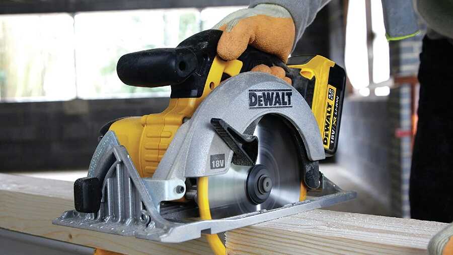 Scie circulaire DCS391M2 DEWALT