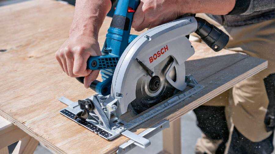 Scie circulaire sans-fil GKS 18V-70 L Bosch