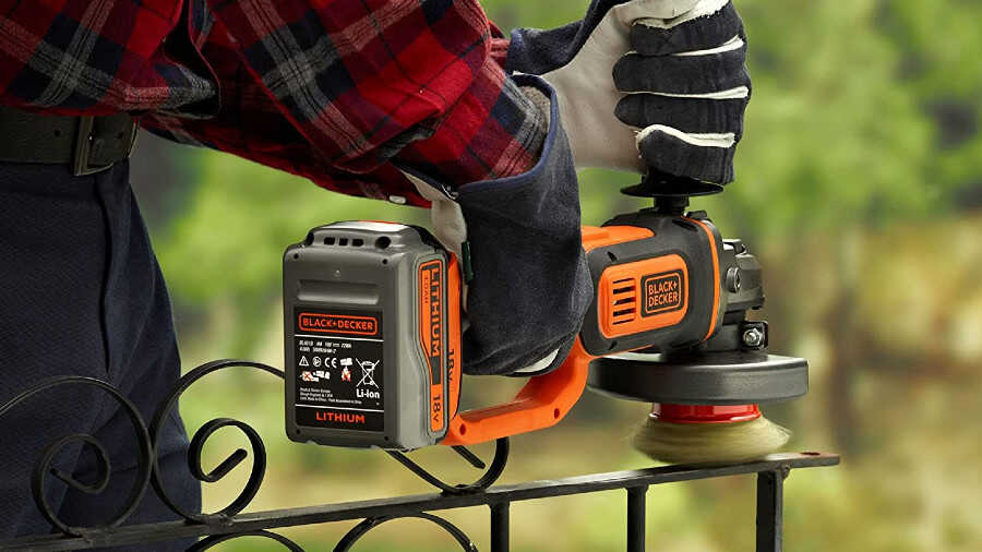 Meuleuse d'angle BCG720M1-QW BLACK+DECKER