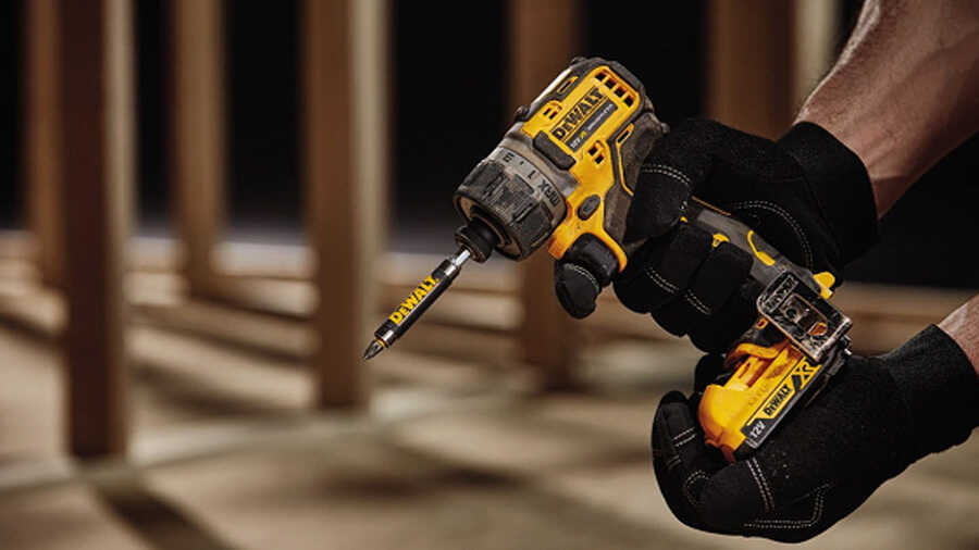 La visseuse 10,8 V DCF610D2 Dewalt