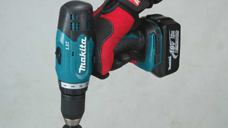 La perceuse visseuse Makita DDF453SFE