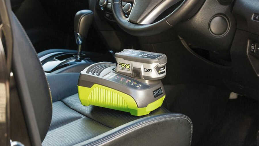 Chargeur de voiture 18 V 1,8 A RC18-118C Ryobi