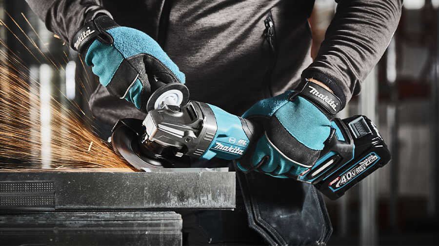 La meuleuse filaire GA029GM201 Makita