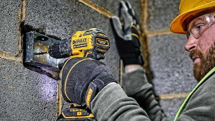 Perceuse visseuse sans fil DCD708D2T-QW Dewalt