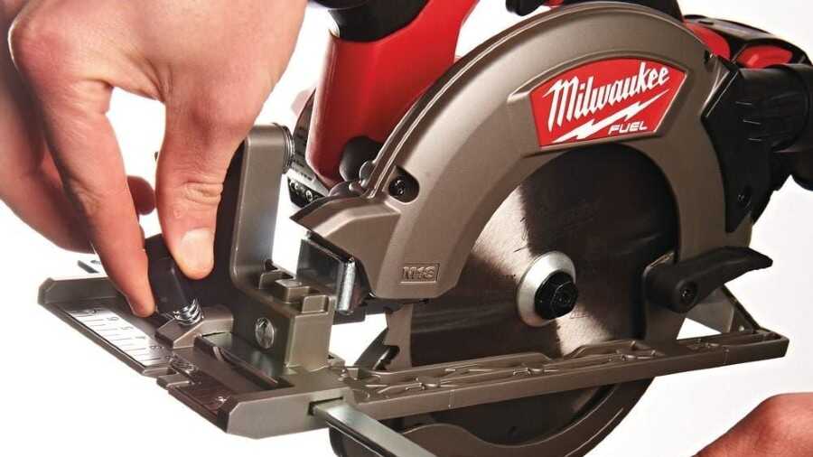 Scie circulaire sans fil Milwaukee M18 CCS55