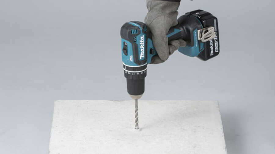 La perceuse visseuse à percussion DHP485RTJ Makita