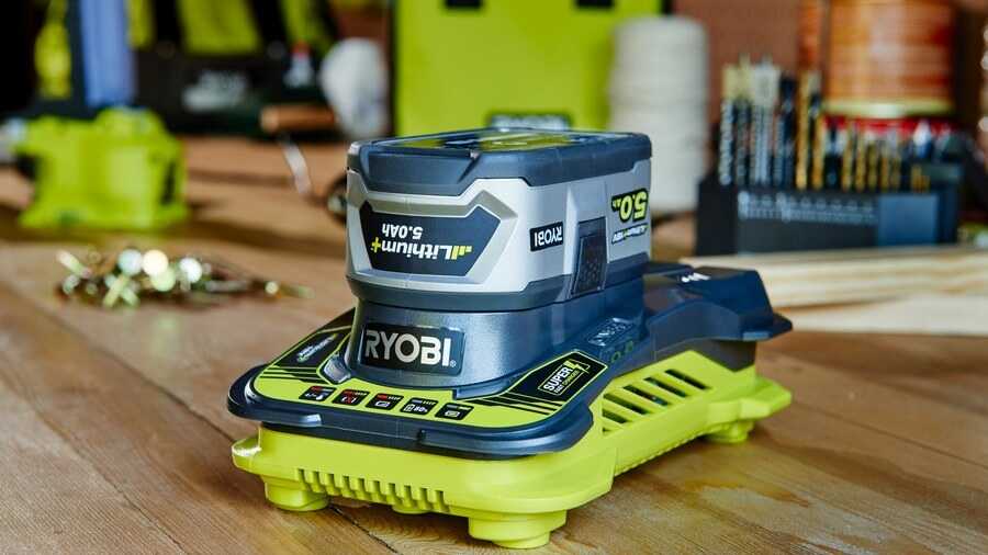 Chargeur rapide RC18-150G Ryobi 18 V 5,0 Ah