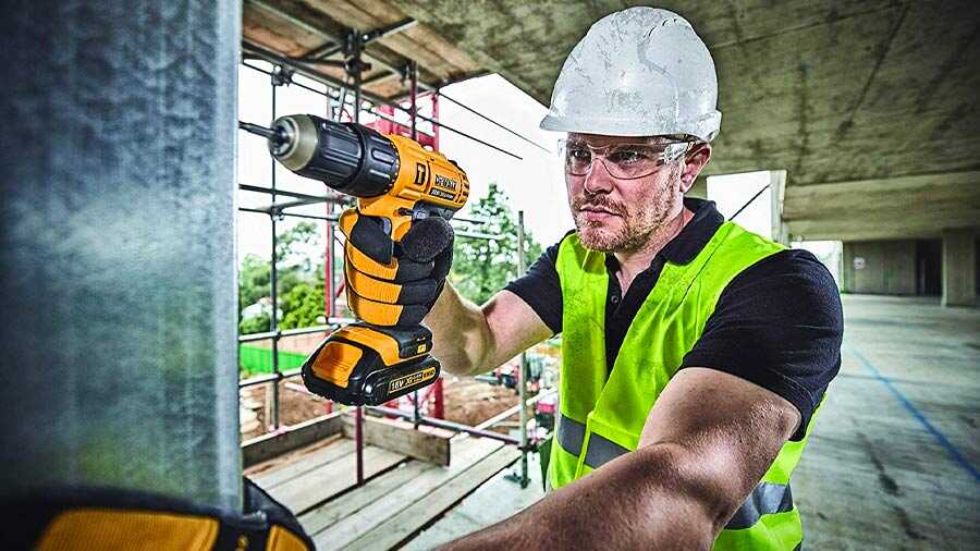 Perceuse visseuse à percussion sans fil DCD776C2-QW DEWALT