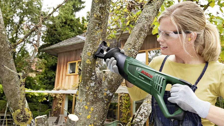 La scie sabre électrique PSA 700 E 06033A7000 Bosch