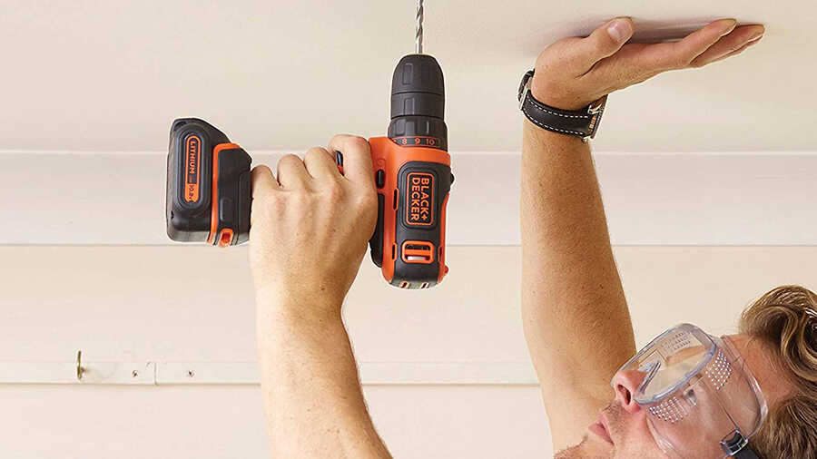La perceuse-visseuse sans fil BDCDD121BKA BLACK+DECKER