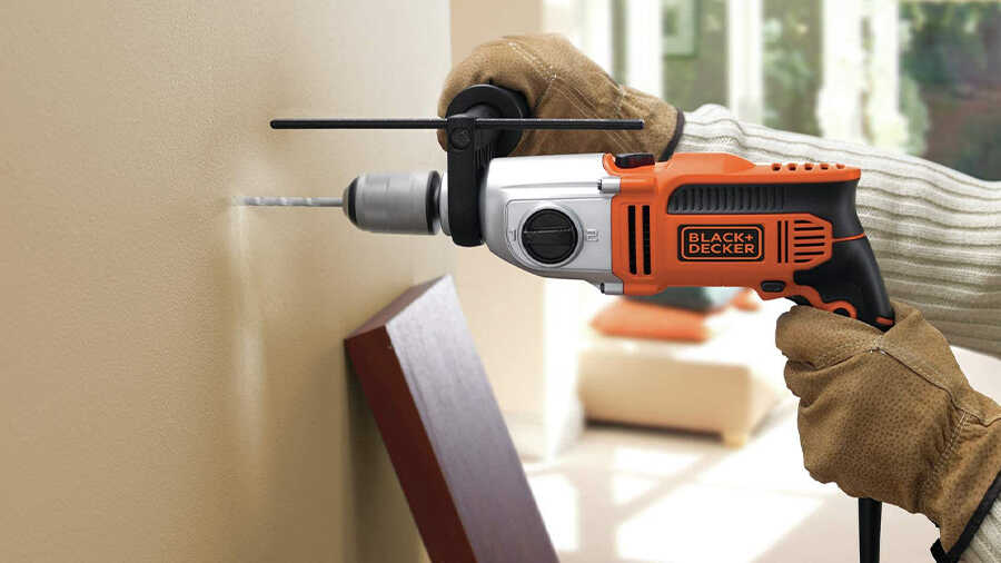 La perceuse électrique à percussion KR1102K10A Black+Decker