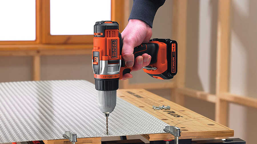 La perceuse à percussion sans fil EGBHP188BSA Black+Decker